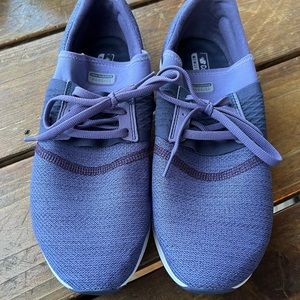 New balance shoes women’s 9